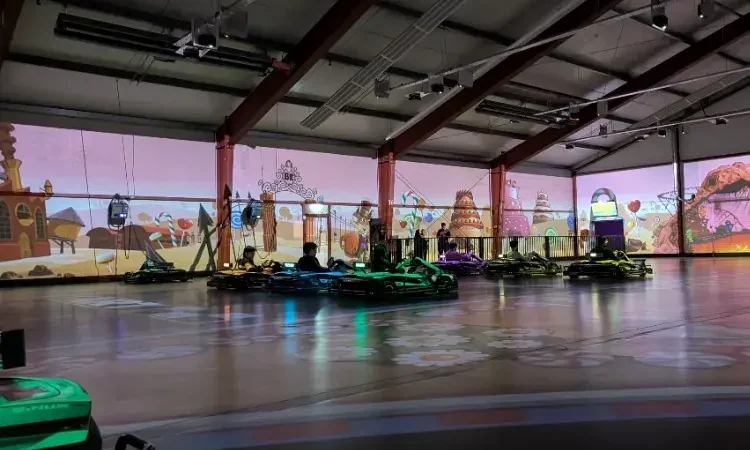 Innenansicht der BattleKart Halle: startklar zur nächsten Runde beim argvis; Event